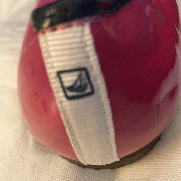 New!  Adorable Sperry Topsider patent flats size 9 hot pink/ navy tip/white bow - Picture 5 of 5